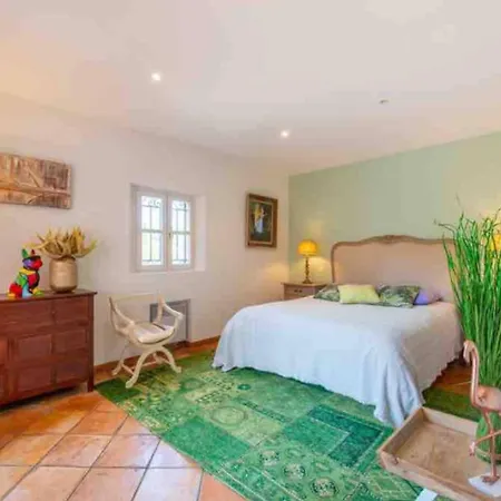 Charming House With Swimming Pool Holiday home